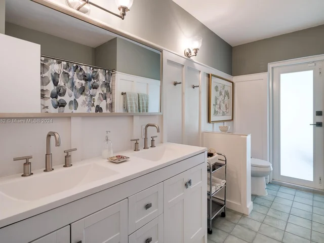 7485 SW 159th Ter, Palmetto Bay FL 33157