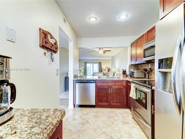 851 NE 207th Ln # 13, Miami FL 33179