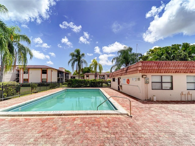851 NE 207th Ln # 13, Miami FL 33179