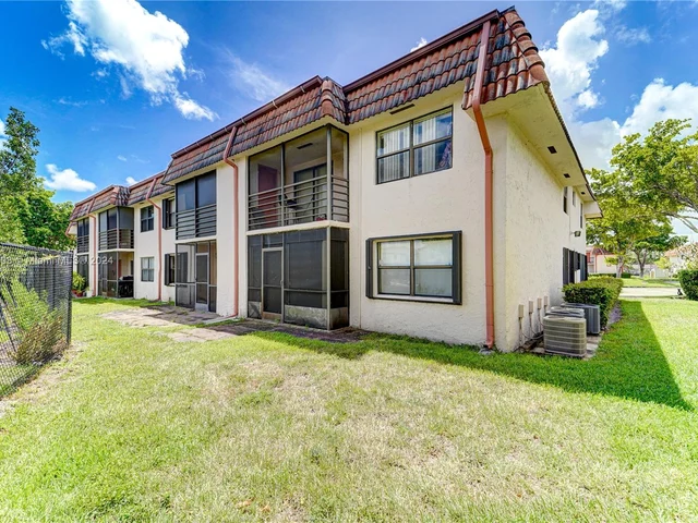 851 NE 207th Ln # 13, Miami FL 33179