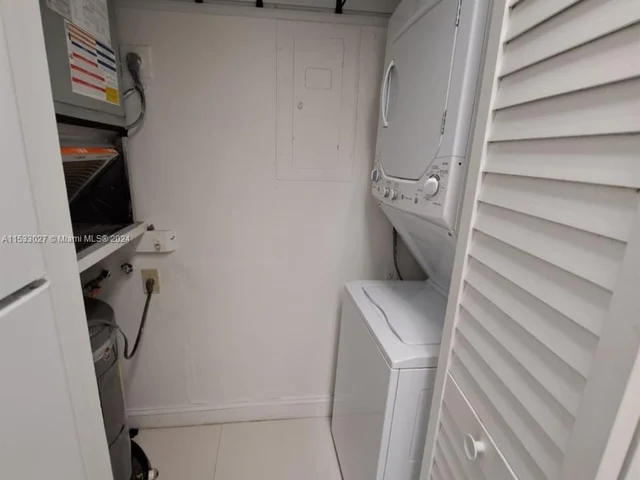 140 Lakeview Dr # 310, Weston FL 33326