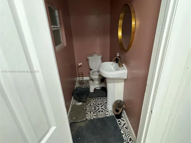 18600 NE 7th Ct # 1, North Miami Beach FL 33179