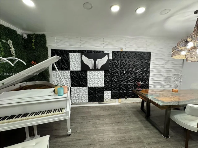 18600 NE 7th Ct # 1, North Miami Beach FL 33179