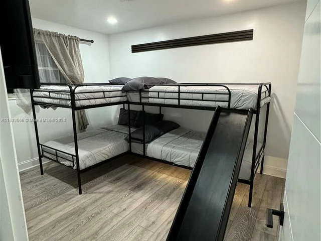 18600 NE 7th Ct # 1, North Miami Beach FL 33179