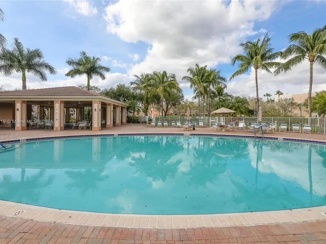 7725 Yardley Dr # 207, Tamarac FL 33321