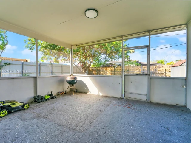 720 SW 60th Ave, Miami FL 33144