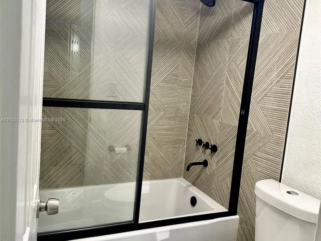 6900 Bay Dr # 4F, Miami Beach FL 33141