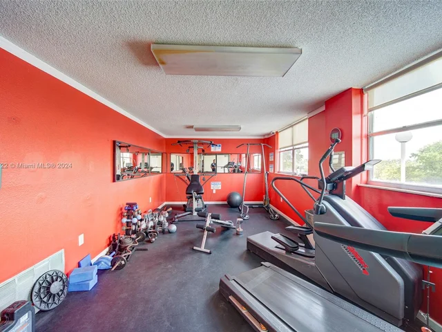 6900 Bay Dr # 4F, Miami Beach FL 33141