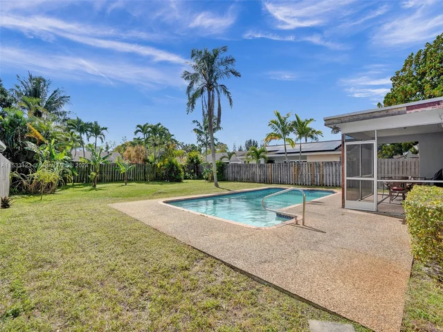 10800 NW 21st St, Sunrise FL 33322