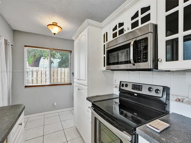 10800 NW 21st St, Sunrise FL 33322