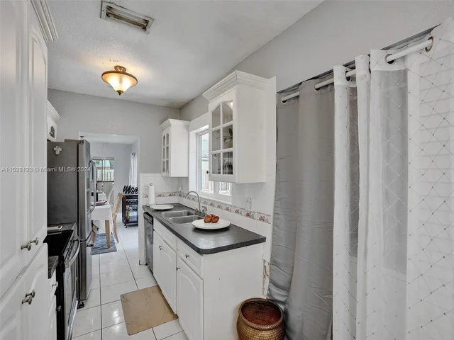 10800 NW 21st St, Sunrise FL 33322