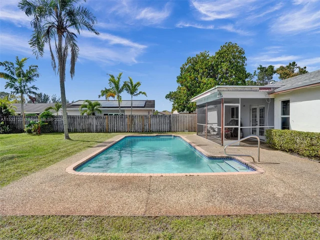 10800 NW 21st St, Sunrise FL 33322