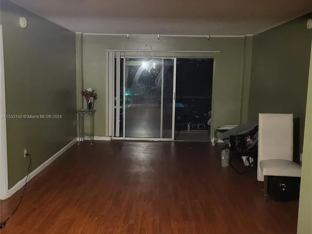 4176 Inverrary Dr # 410, Lauderhill FL 33319