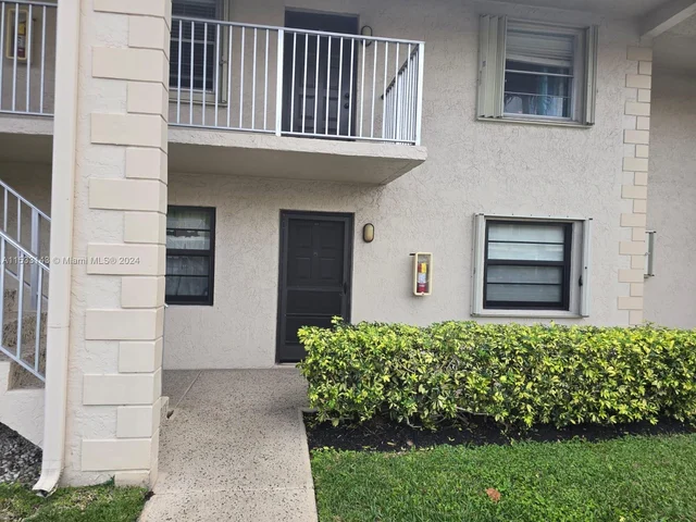 5590 Lakeside Dr # 102, Margate FL 33063