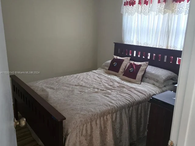 5590 Lakeside Dr # 102, Margate FL 33063