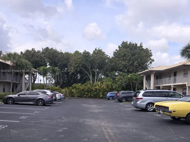 5590 Lakeside Dr # 102, Margate FL 33063