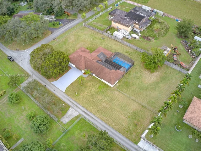 17020 SW 274th St, Homestead FL 33031