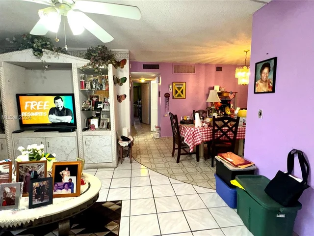 160 NE 203rd Ter # 18, Miami Gardens FL 33179