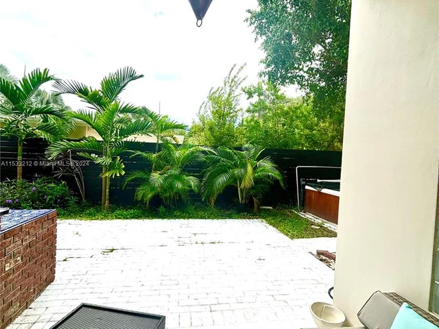 4150 Park Ave, Miami FL 33133