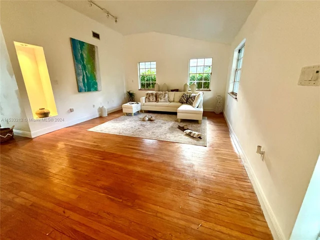 4150 Park Ave, Miami FL 33133