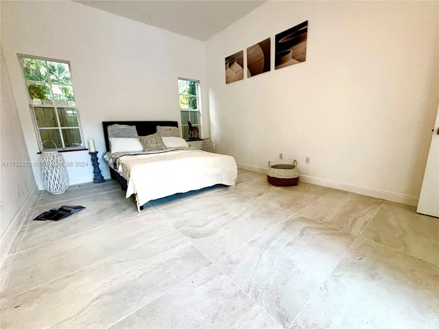 4150 Park Ave, Miami FL 33133