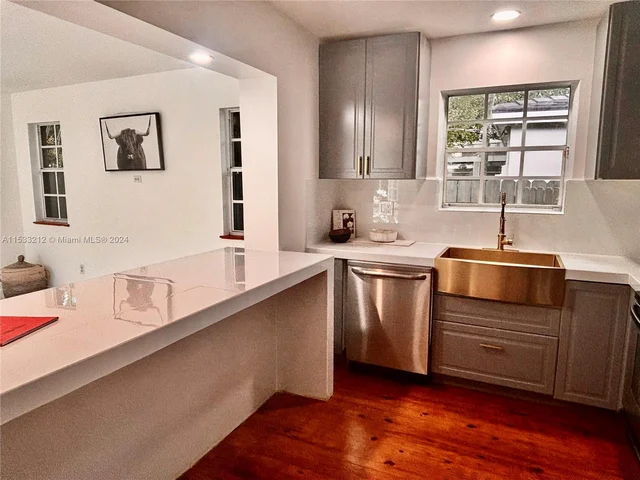 4150 Park Ave, Miami FL 33133