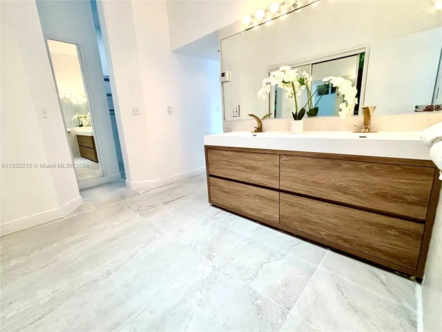 4150 Park Ave, Miami FL 33133