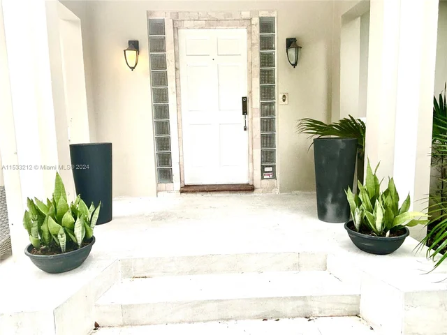 4150 Park Ave, Miami FL 33133