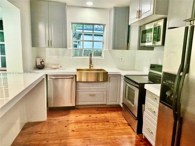 4150 Park Ave, Miami FL 33133