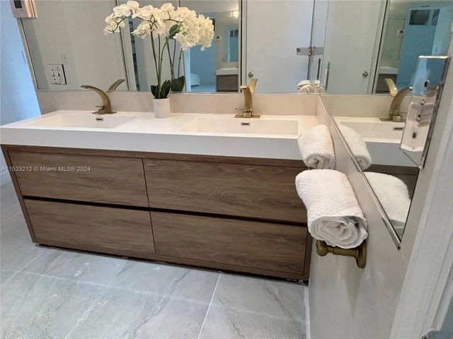 4150 Park Ave, Miami FL 33133