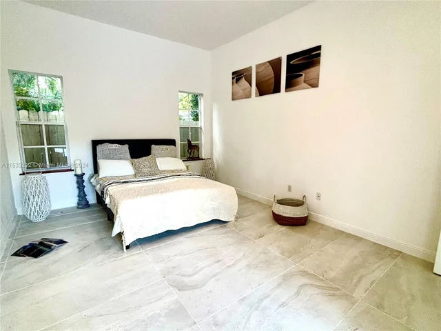 4150 Park Ave, Miami FL 33133