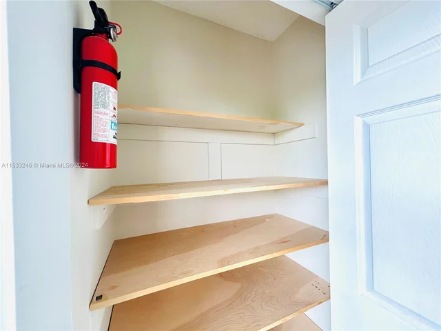 9460 Sunrise Lakes Blvd # 309, Sunrise FL 33322