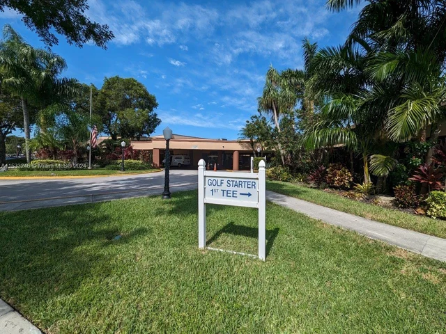 9460 Sunrise Lakes Blvd # 309, Sunrise FL 33322