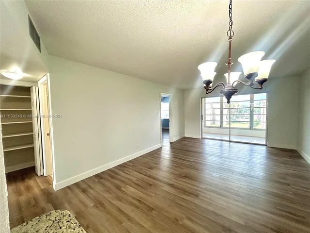 9460 Sunrise Lakes Blvd # 309, Sunrise FL 33322