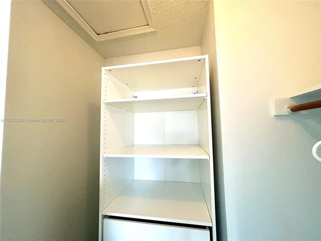 9460 Sunrise Lakes Blvd # 309, Sunrise FL 33322