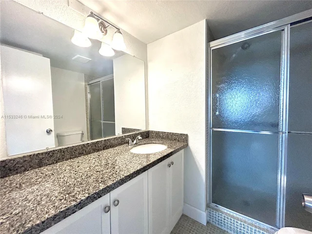 9460 Sunrise Lakes Blvd # 309, Sunrise FL 33322