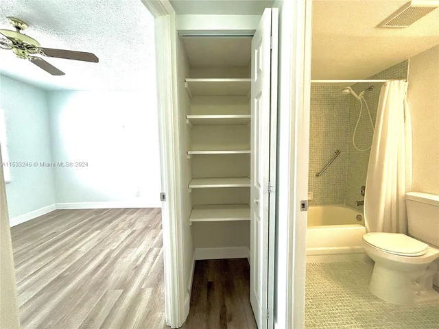 9460 Sunrise Lakes Blvd # 309, Sunrise FL 33322