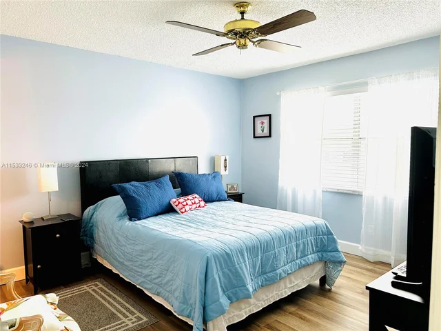 9460 Sunrise Lakes Blvd # 309, Sunrise FL 33322