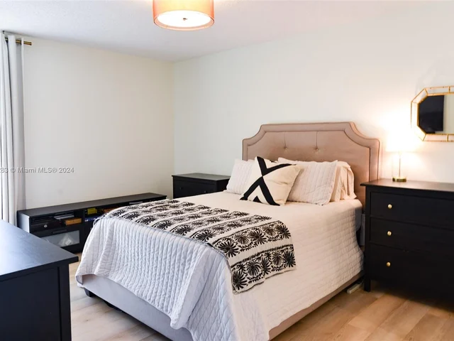 20301 W Country Club Dr # 427, Aventura FL 33180