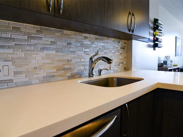 20301 W Country Club Dr # 427, Aventura FL 33180