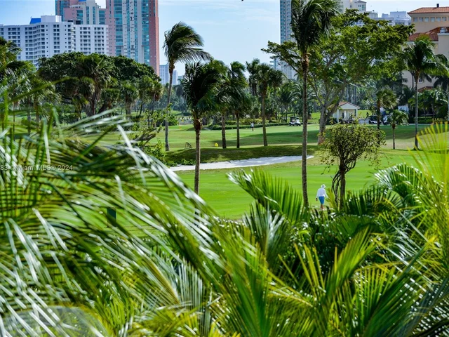 20301 W Country Club Dr # 427, Aventura FL 33180