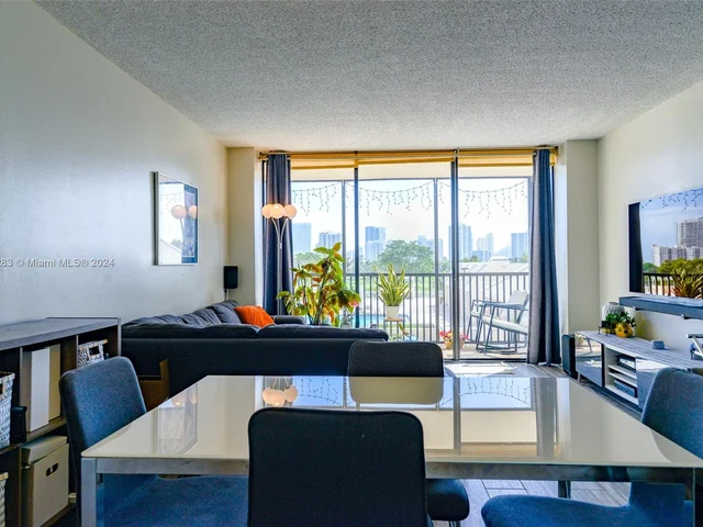 20301 W Country Club Dr # 427, Aventura FL 33180