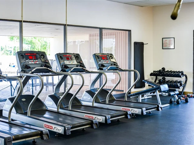 20301 W Country Club Dr # 427, Aventura FL 33180