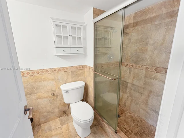 11930 N Bayshore Dr # 302, North Miami FL 33181