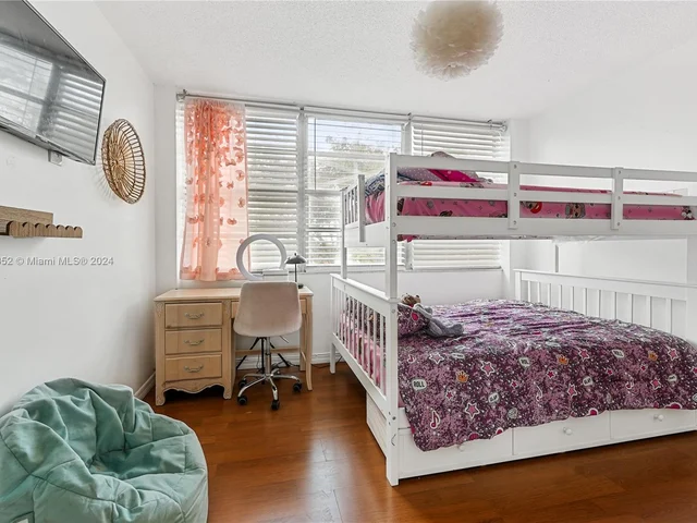 11930 N Bayshore Dr # 302, North Miami FL 33181