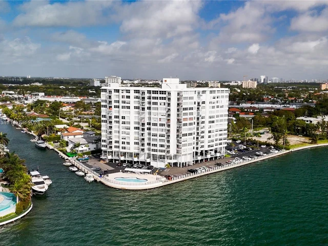 11930 N Bayshore Dr # 302, North Miami FL 33181