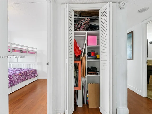 11930 N Bayshore Dr # 302, North Miami FL 33181