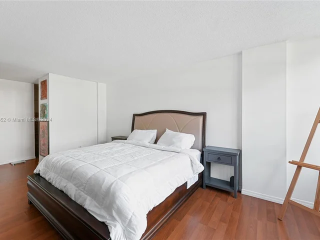 11930 N Bayshore Dr # 302, North Miami FL 33181