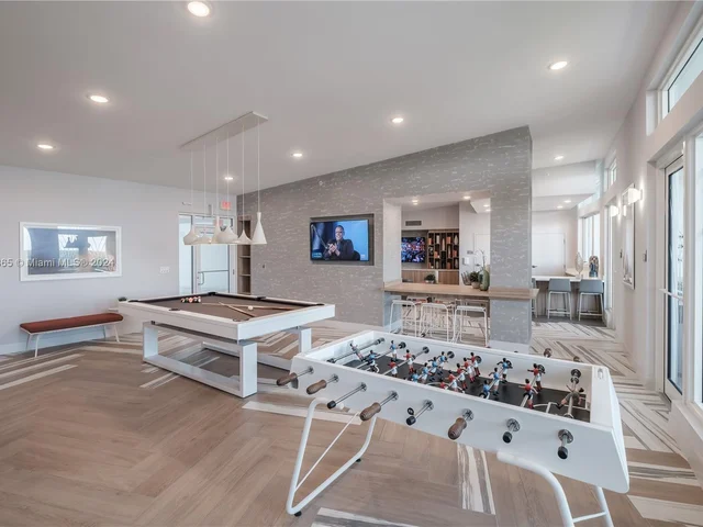 2500 SW 22nd Ter # 819, Fort Lauderdale FL 33312