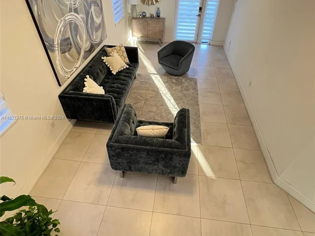 6750 NW 103rd Ave, Doral FL 33178